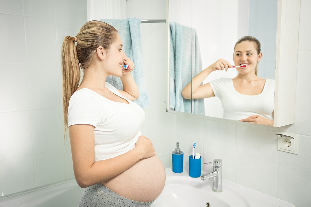 4 ways pregnancy affects oral health
